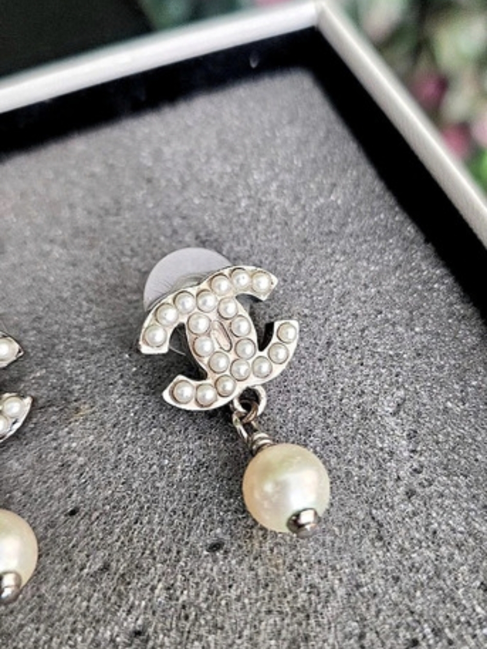 Chanel Crystal CC Pearl Drop Earrings Pearl Drop CC Earrings Silver White Like - Picture 4 of 8